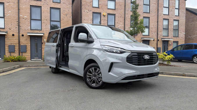 Ford Transit Custom 320 L1 Diesel Fwd 2.0 EcoBlue 170ps H1 Double Cab Van Limited Auto - Image 35